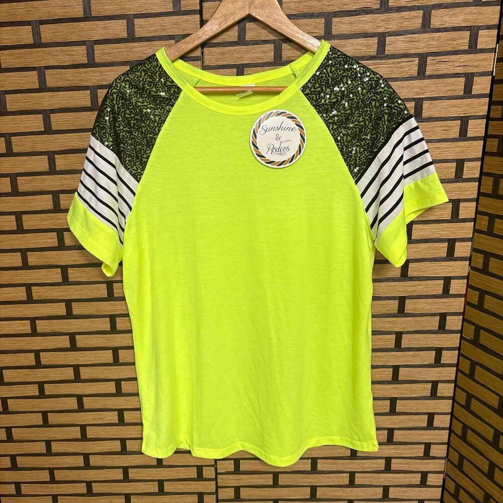 Sunshine & Rodeos Lime Green Sequin Shoulder Top Size Large‎